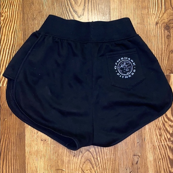 Gymshark legacy shorts - Picture 2 of 2